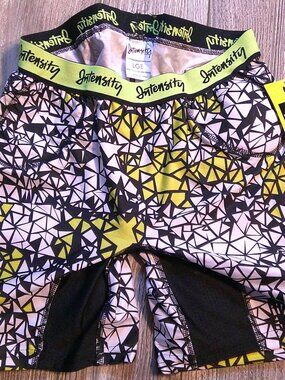 NWT "Soffe" *INTENSITY* Women's 7 Inch Printed Pad Slider Padded Short Sz L